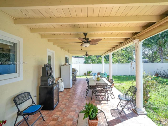 11040 NW 21st St, Pembroke Pines FL 33026