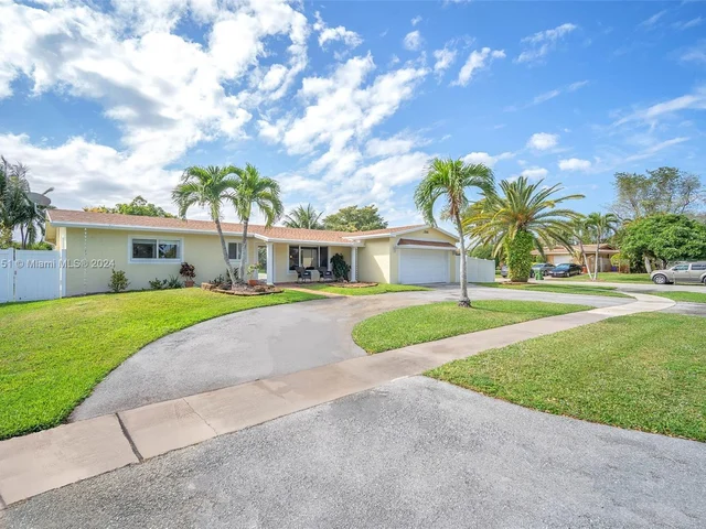 11040 NW 21st St, Pembroke Pines FL 33026