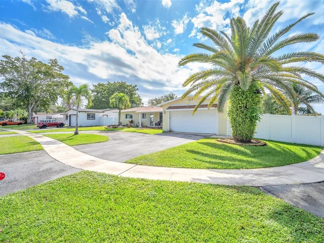 11040 NW 21st St, Pembroke Pines FL 33026