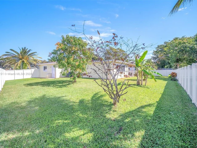 11040 NW 21st St, Pembroke Pines FL 33026