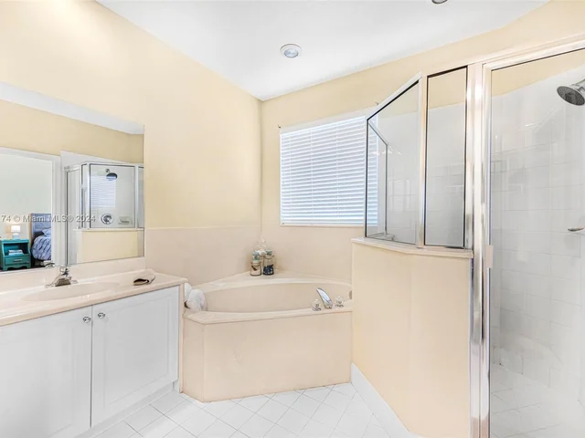 5862 NW 120th Ter, Coral Springs FL 33076