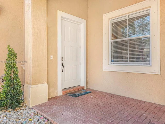 5862 NW 120th Ter, Coral Springs FL 33076