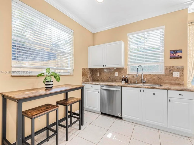 5862 NW 120th Ter, Coral Springs FL 33076