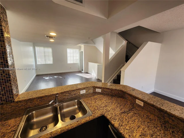 2911 NE 185th St # 2102, Aventura FL 33180