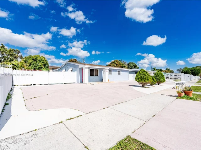 2821 NW 171st Ter, Miami Gardens FL 33056