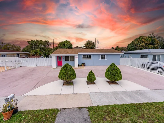 2821 NW 171st Ter, Miami Gardens FL 33056