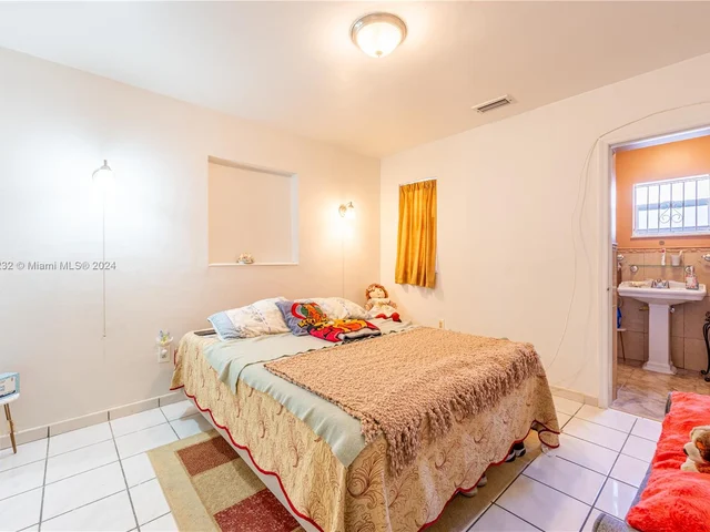 2821 NW 171st Ter, Miami Gardens FL 33056