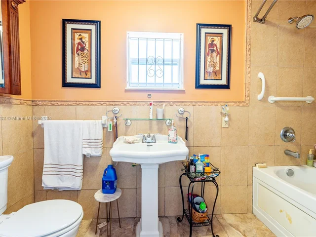 2821 NW 171st Ter, Miami Gardens FL 33056