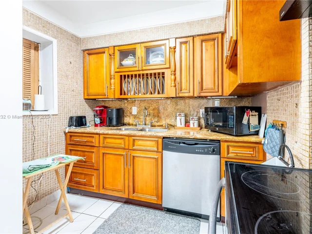 2821 NW 171st Ter, Miami Gardens FL 33056