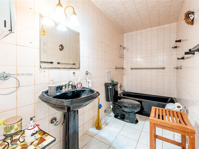 2821 NW 171st Ter, Miami Gardens FL 33056