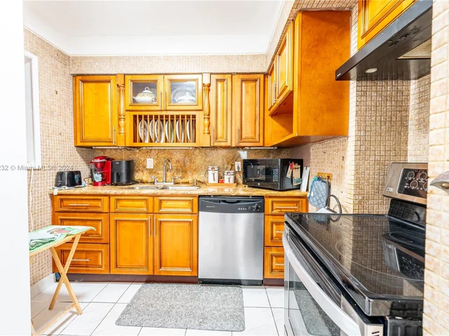 2821 NW 171st Ter, Miami Gardens FL 33056