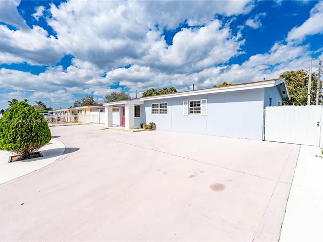 2821 NW 171st Ter, Miami Gardens FL 33056