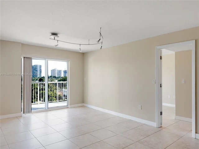 280 SW 20th Rd # 702, Miami FL 33129