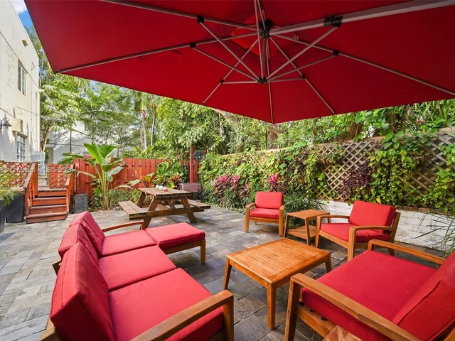 832 15th St # 4, Miami Beach FL 33139