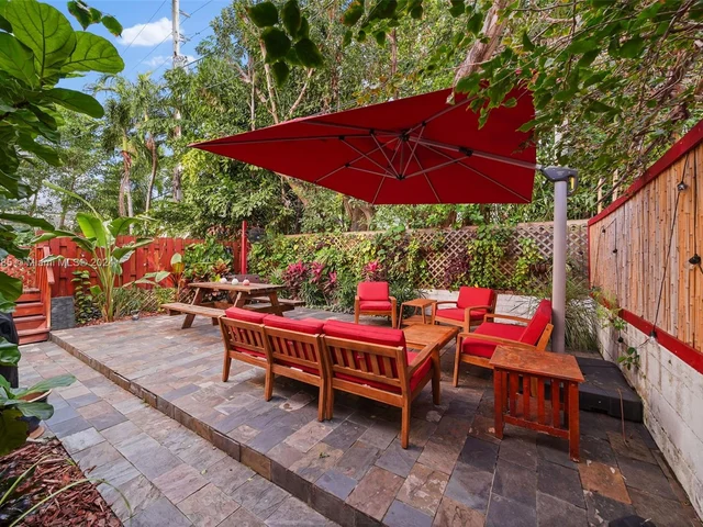 832 15th St # 4, Miami Beach FL 33139