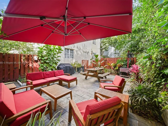 832 15th St # 4, Miami Beach FL 33139