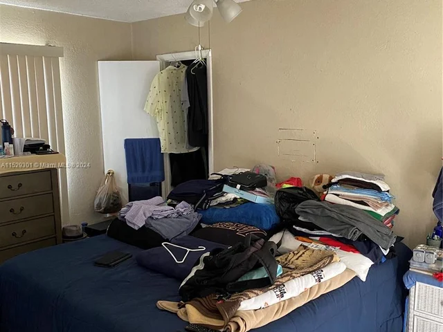 421 W 36th St, Riviera Beach FL 33404