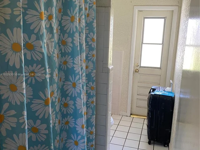 421 W 36th St, Riviera Beach FL 33404