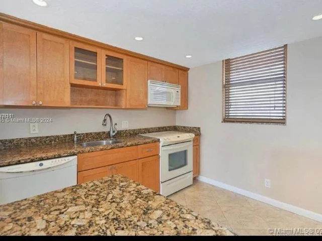 3703 NE 166th St # 709, North Miami Beach FL 33160