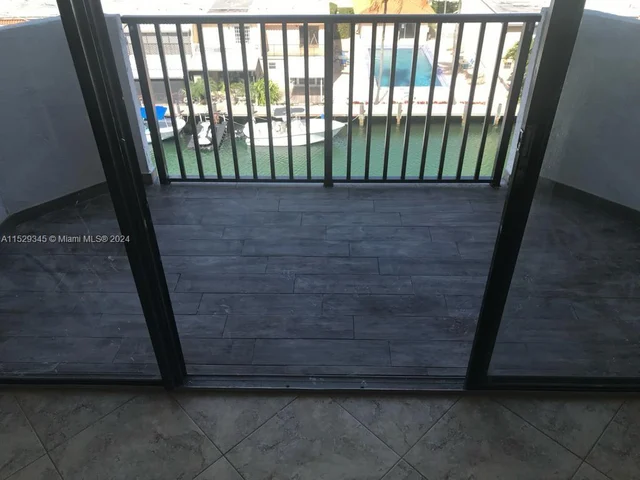 3703 NE 166th St # 709, North Miami Beach FL 33160