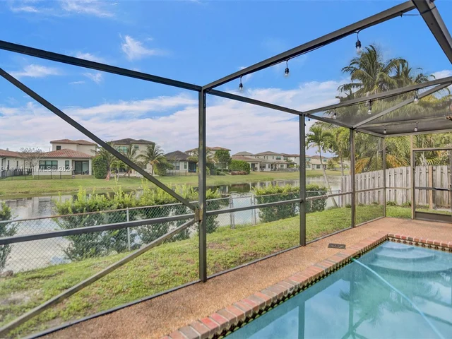 800 SW 113th Ter, Pembroke Pines FL 33025