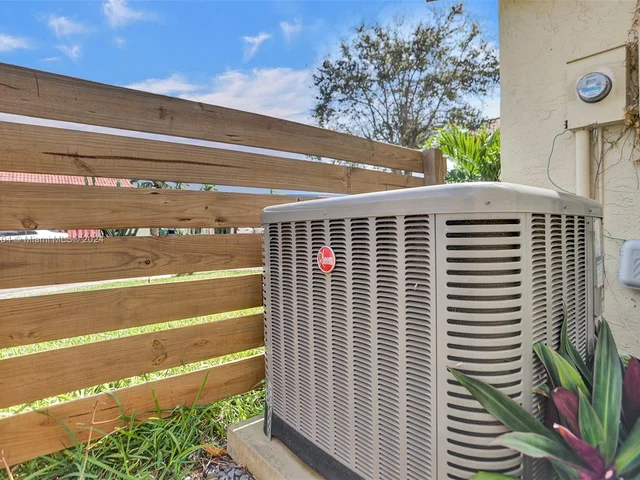 800 SW 113th Ter, Pembroke Pines FL 33025