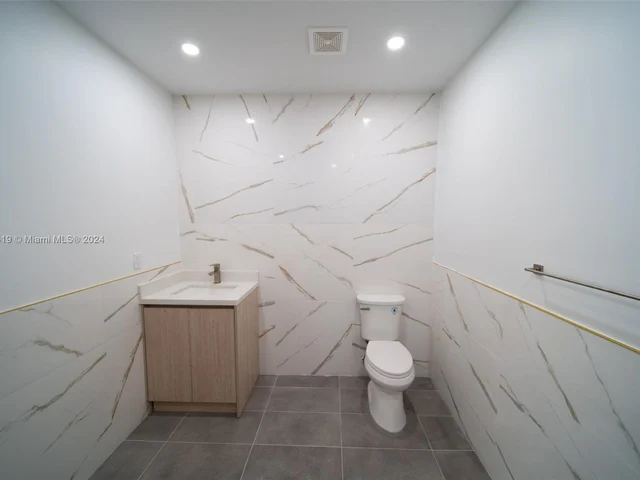 500 Foster Rd # C, Hallandale Beach FL 33009