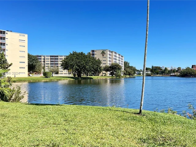 1660 NE 191st St # 1, Miami FL 33179