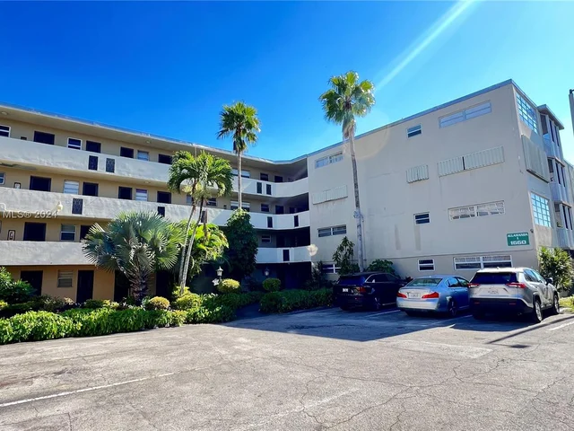 1660 NE 191st St # 1, Miami FL 33179