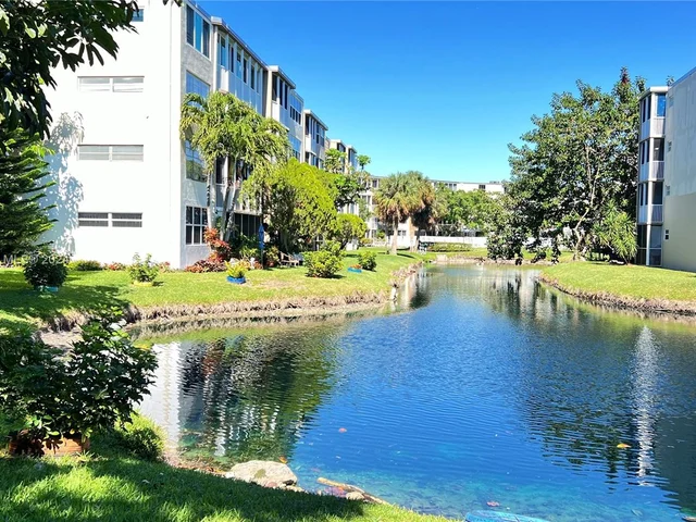 1660 NE 191st St # 1, Miami FL 33179