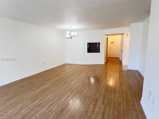 1660 NE 191st St # 1, Miami FL 33179