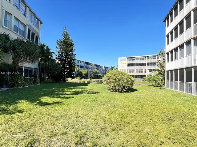 1660 NE 191st St # 1, Miami FL 33179