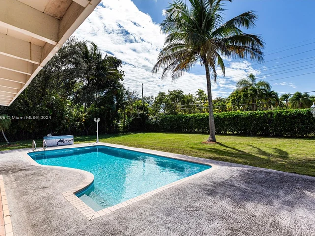 9500 SW 81st Ave, Miami FL 33156