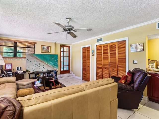 9500 SW 81st Ave, Miami FL 33156