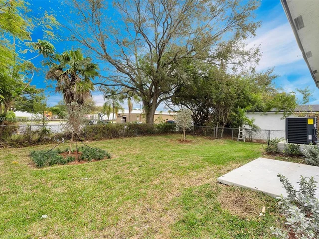 108 NW 1st Ave, Hallandale Beach FL 33009