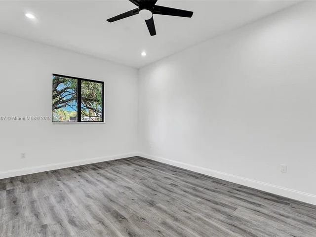 108 NW 1st Ave, Hallandale Beach FL 33009