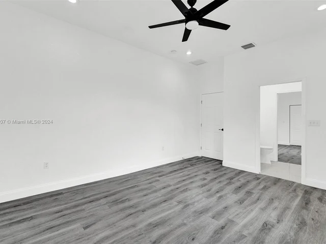 108 NW 1st Ave, Hallandale Beach FL 33009