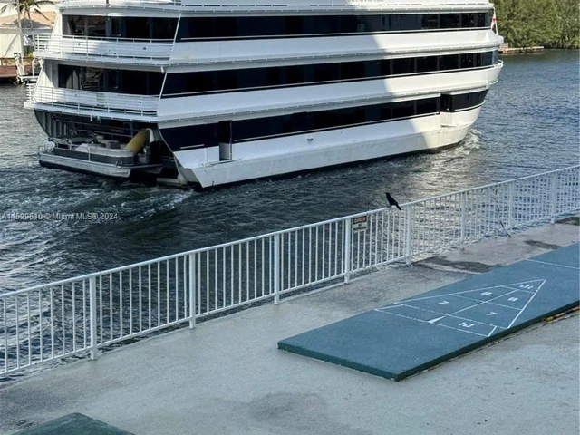 1410 S Ocean Dr # 305, Hollywood FL 33019