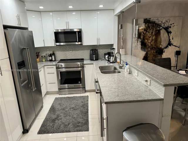 1410 S Ocean Dr # 305, Hollywood FL 33019