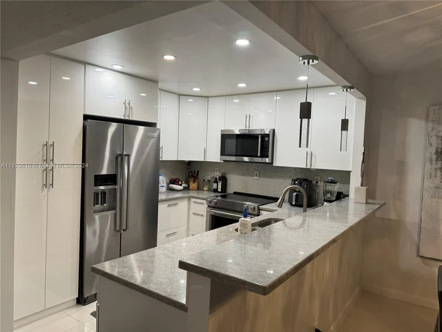 1410 S Ocean Dr # 305, Hollywood FL 33019