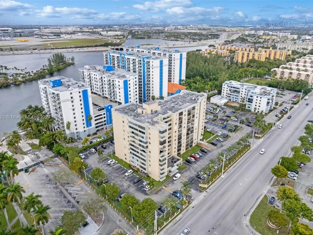 5055 NW 7th St # 509, Miami FL 33126