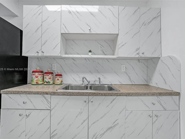 5055 NW 7th St # 509, Miami FL 33126