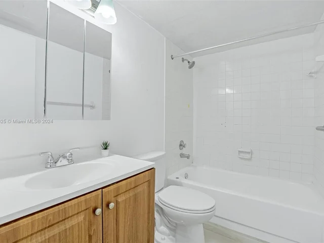 5055 NW 7th St # 509, Miami FL 33126