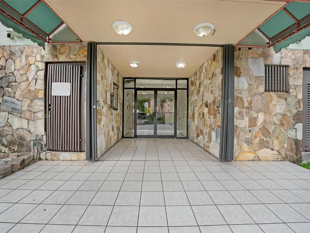 5055 NW 7th St # 509, Miami FL 33126