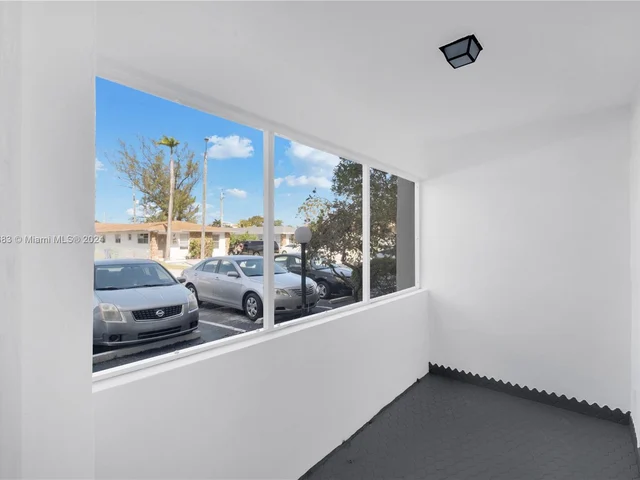 330 SE 2nd St # 104F, Hallandale Beach FL 33009