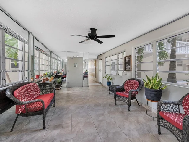 330 SE 2nd St # 104F, Hallandale Beach FL 33009