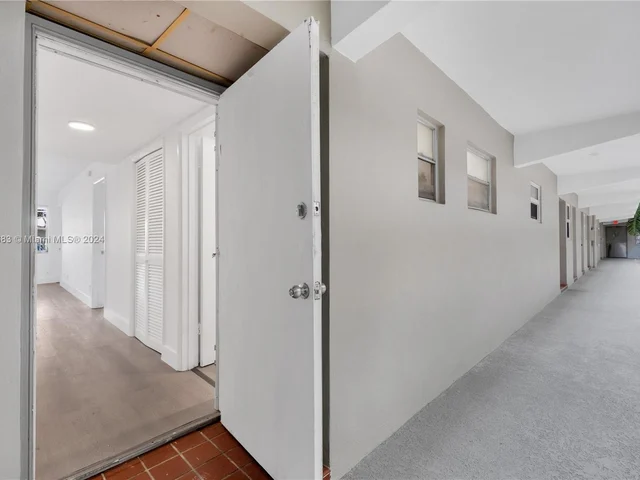 330 SE 2nd St # 104F, Hallandale Beach FL 33009