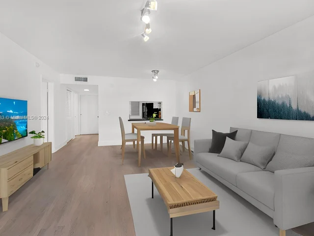 330 SE 2nd St # 104F, Hallandale Beach FL 33009