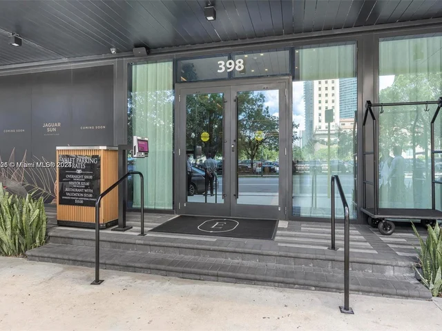398 NE 5th St # 1703, Miami FL 33132