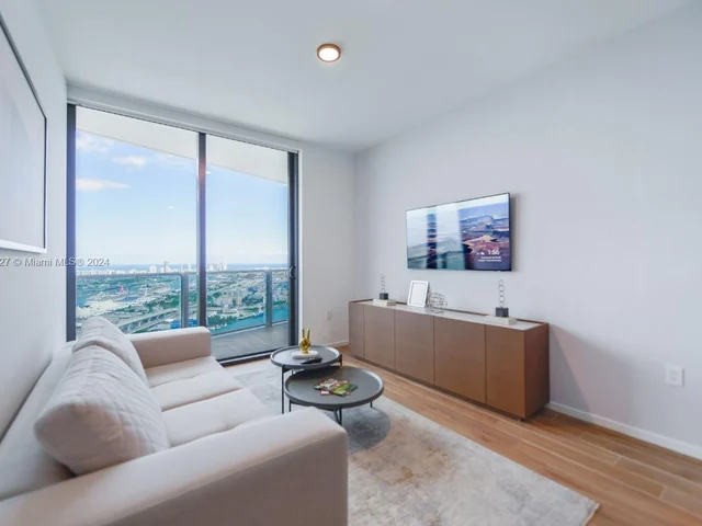 398 NE 5th St # 4210, Miami FL 33132